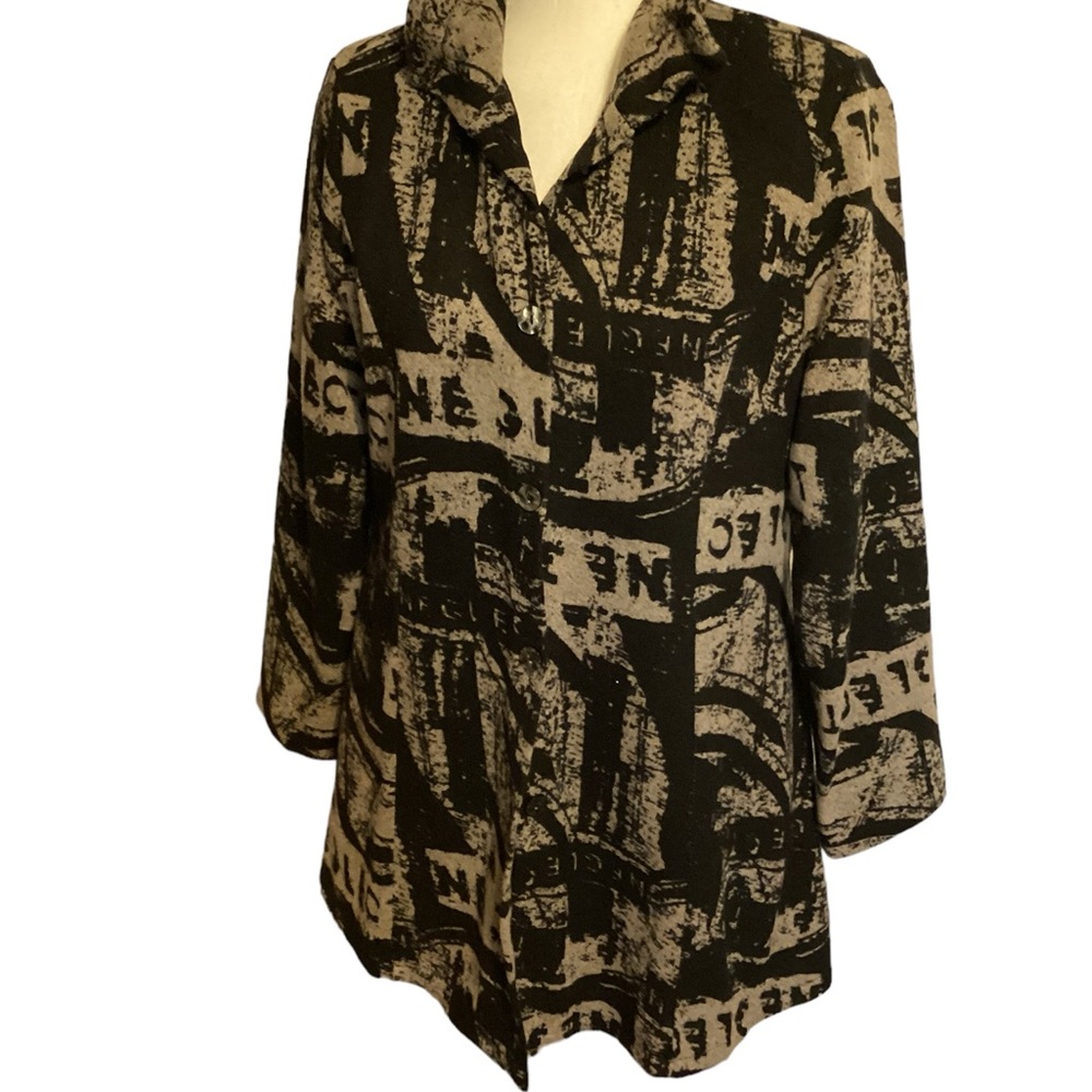 Trisha Tyler Button- Front Coat Size Medium EUC